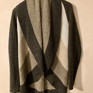 Circle sweater/cardigan